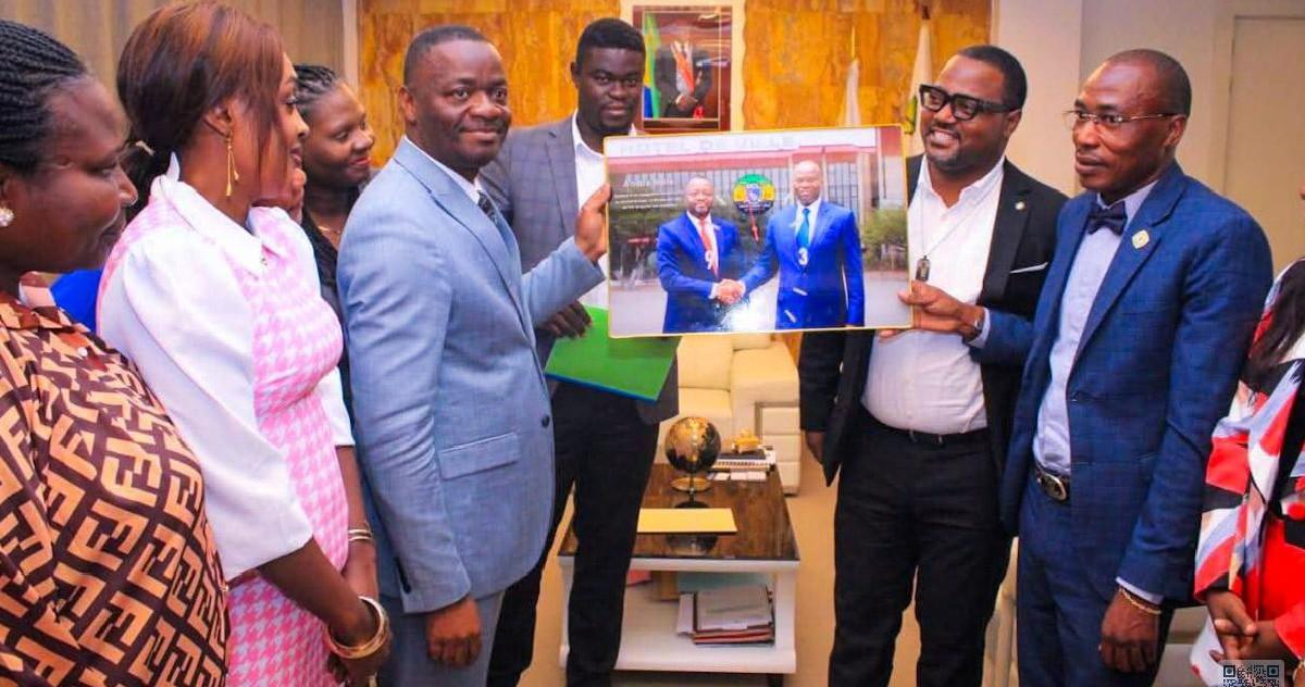 Agents municipaux à Libreville : dialogue renforcé entre la Mairie et l’UCL pour améliorer les conditions de travail