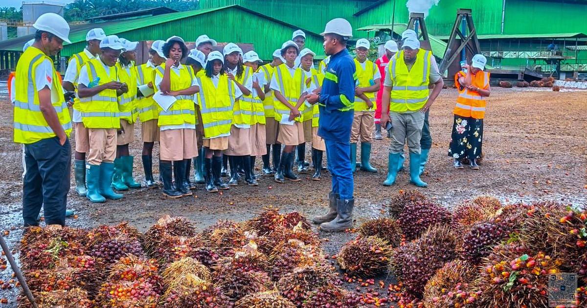 À Kango, Olam Palm Gabon ouvre les portes de son site d’Awala aux élèves du Lycée de la Libération d’Angom
