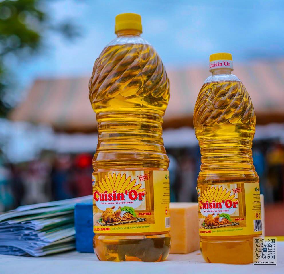 Bouteille d'huile Cuisin'Or d'Olam Palm Gabon avec son bouchon et sa bague d'inviolabilité
