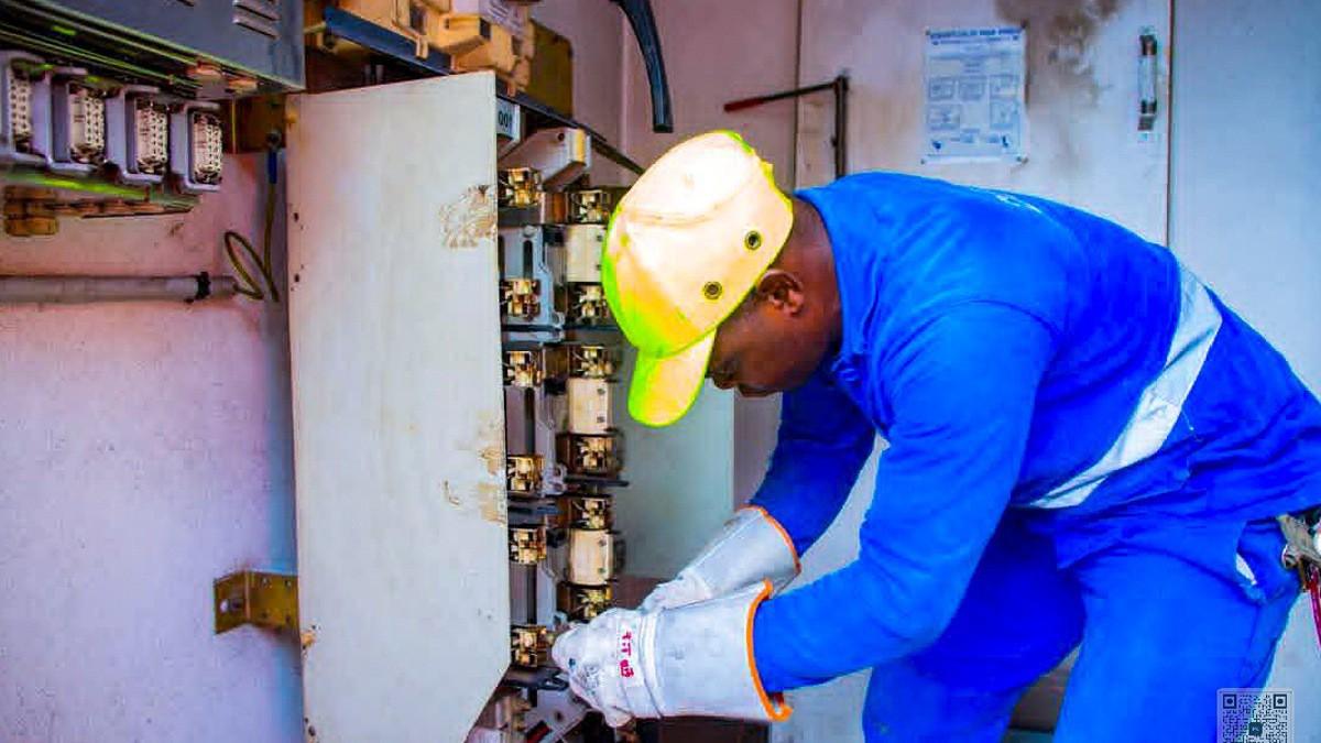 Infrastructures d'eau et d'électricité au Gabon et réforme du secteur par le président Oligui Nguema