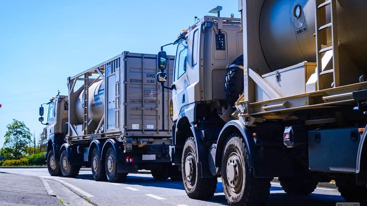 Camion de transport de marchandises et réseau logistique au Gabon