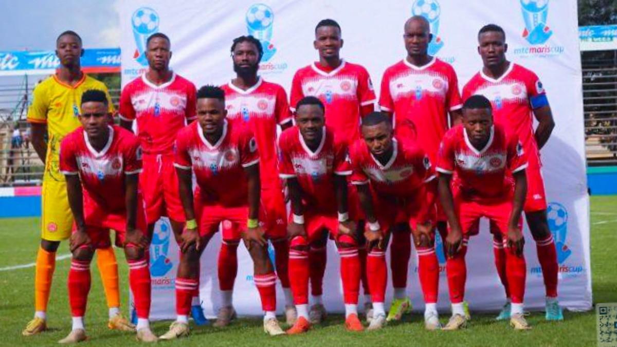Équipe d'African Stars FC championne de Namibie avant d'affronter l'AS Mangasport en Ligue des champions CAF