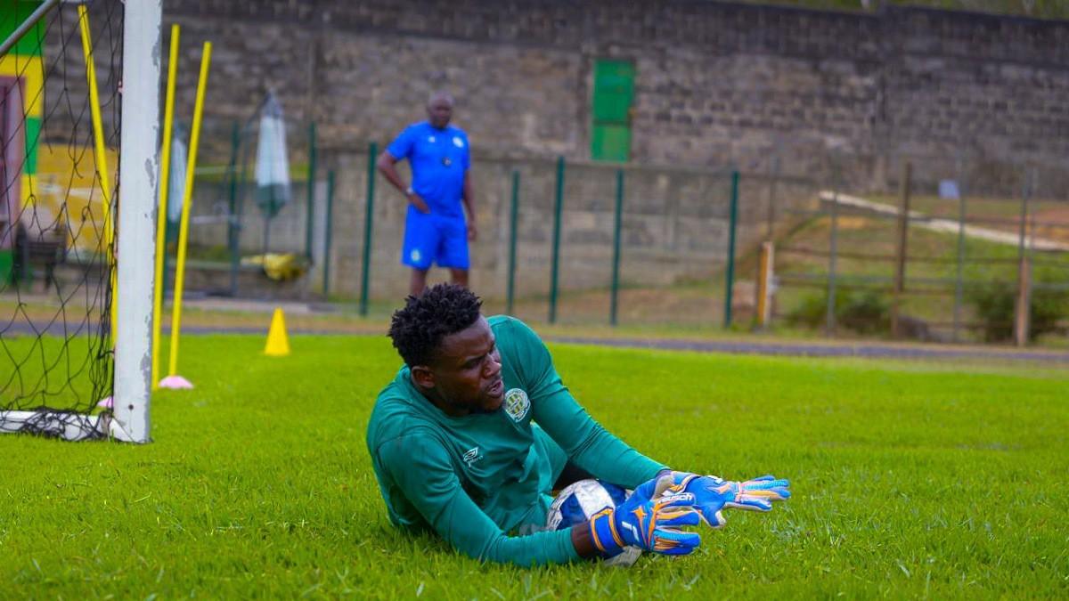 Les joueurs de l AS Mangasport celebrent la victoire 3-1 contre African Stars en Ligue des champions CAF