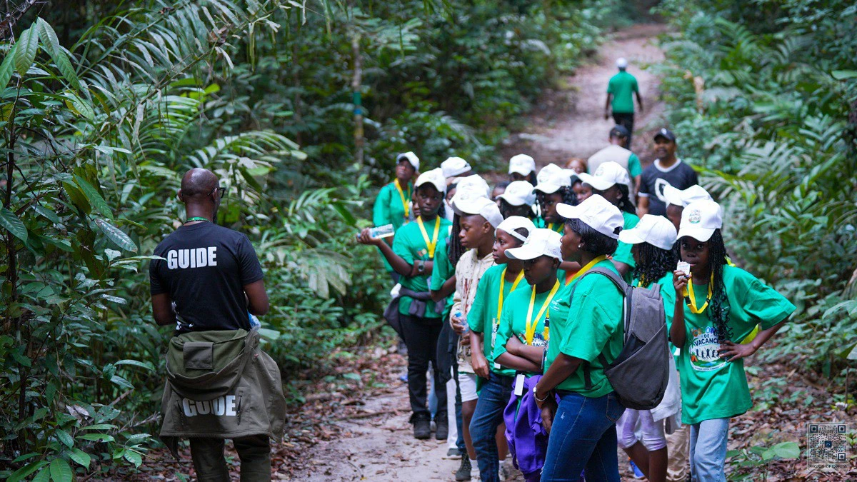 Vue d'un paysage naturel et d'un site patrimonial du tourisme intérieur au Gabon